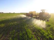 Which type of nozzle should be used for the spraying of pesticides?