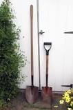 What is a tapered shovel used for?