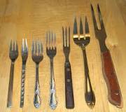 What is a 2 pronged fork called?