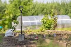 What is a spade in gardening?