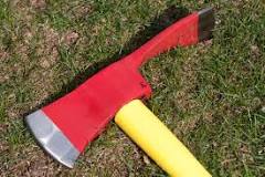 What is the difference between a mattock and Pulaski?