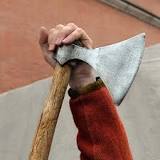 What type of axe handle is best?