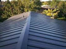 Do metal roofs need to breathe?